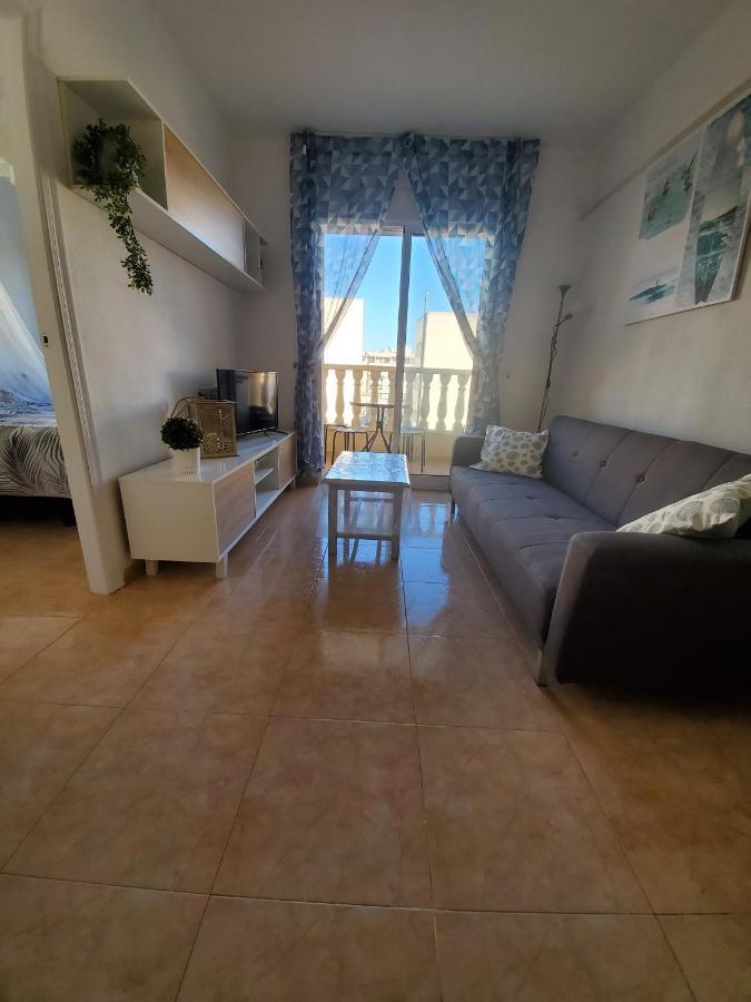 Appartement Proche Plage Avec Piscine En Centre Ville Torrevieja Bagian luar foto