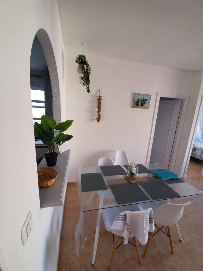 Appartement Proche Plage Avec Piscine En Centre Ville Torrevieja Bagian luar foto